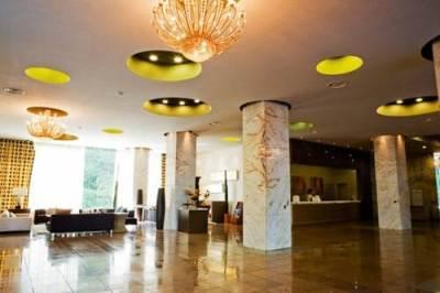 Lake Hills Bugok Resort Changnyeong Bagian luar foto